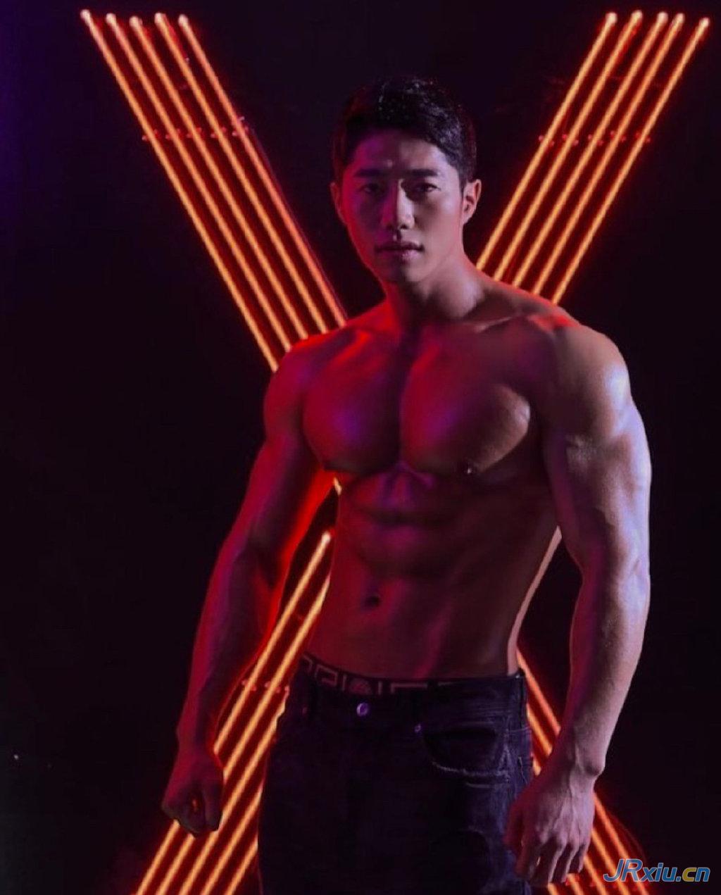韩国健美运动员肌肉帅哥健身男模juhwanpyo